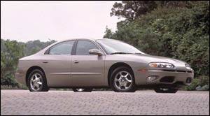 oldsmobile aurora 2002