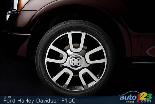 2010-ford-harley-davidson-f150-008.jpg