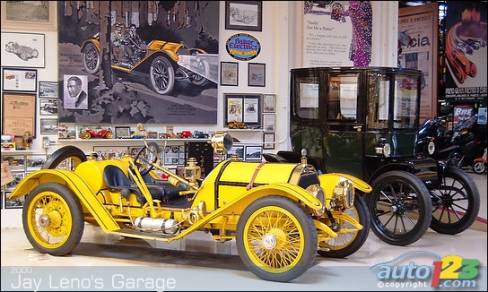 La Mercer Raceabout 1913 compte parmi les plus célèbres voitures de course américaines. Construites à Trenton, au New Jersey, on dit que les couleurs jaune et noir sont un clin d'oeil à l'Université Princeton qui porte les mêmes couleurs. Tout aussi intéressants sont les nombreux documents affichés au mur - dont certains des originaux - qui racontent l'histoire de la marque.