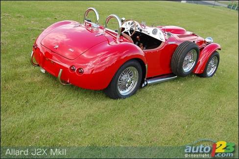 Ces courbes sont non seulement sensuelles, mais elles autorisent le rangement de deux sacs de golf dans le coffre. Bien des voitures sport modernes ne pourraient pas en dire autant.