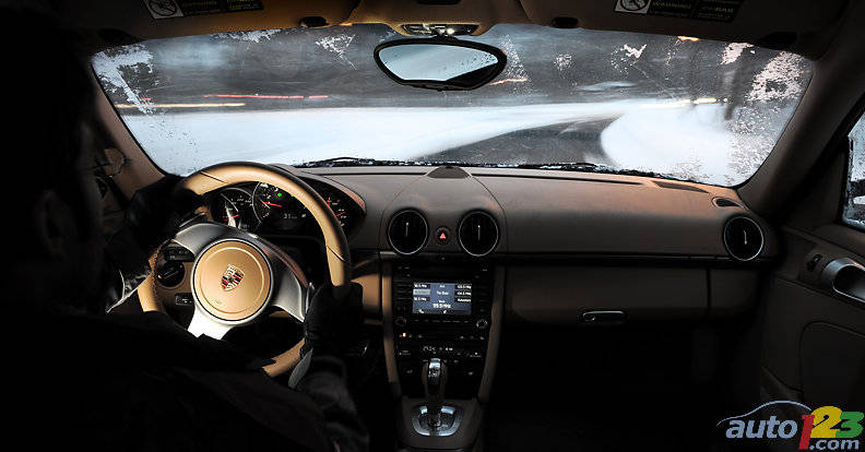 http://picolio.auto123.com/art-images/116084/2010-porsche-winter-test-002.jpg