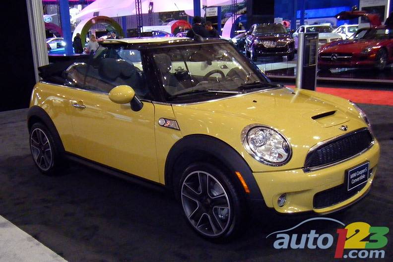 2010 MINI Cooper Cabriolet (Photo: Rob Rothwell/Auto123.com)