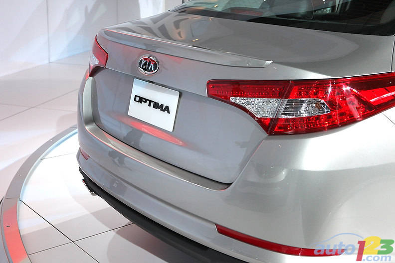 [Image: 2011-kia-optima-0005.jpg]