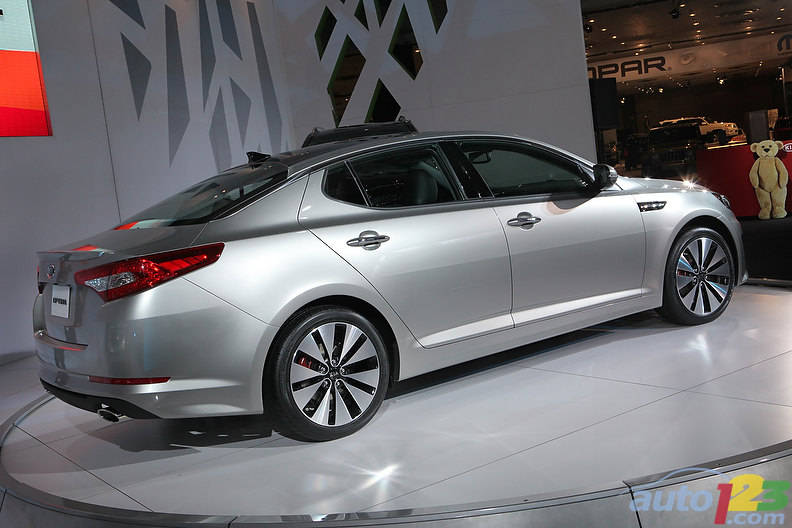 [Image: 2011-kia-optima-0007.jpg]