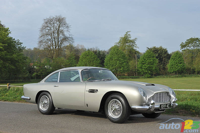 This 1965 Aston Martin DB5 4.2-Liter Sports Saloon sold for close to 450 000 $ CAN (£287,500) (Photo: Bonhams)