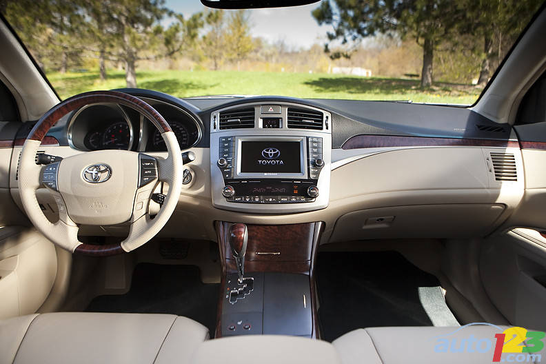 Photo: Charles Renny/Auto123.com, Toyota