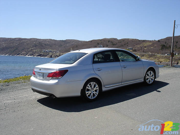 Photo: Charles Renny/Auto123.com, Toyota