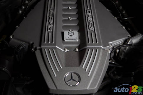بِـطَاقَةٌ تـِقْنِـيَـةٌ : Mercedes SLS AMG 2011 2011-mercedes-sls-amg-004