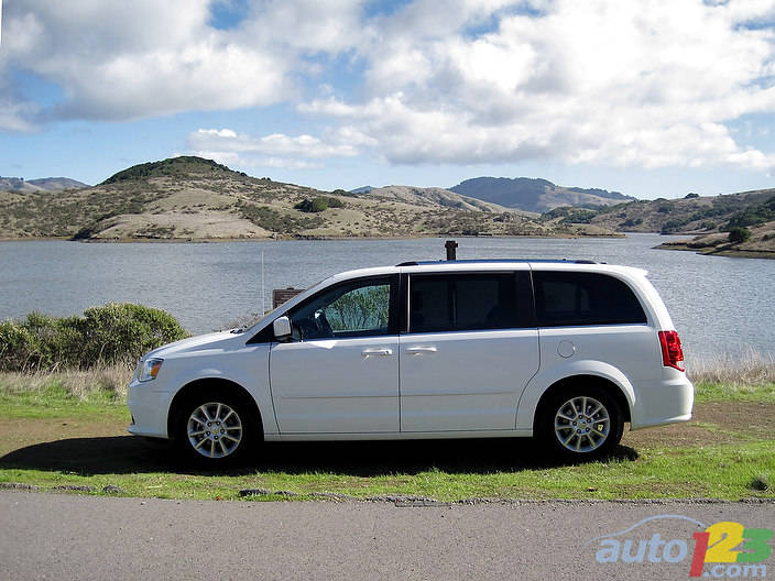 Dodge caravan vs chrysler town country #5