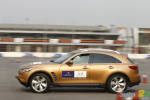 Sebastian Vettel teste les Infiniti FX50 et G37 en Chine
