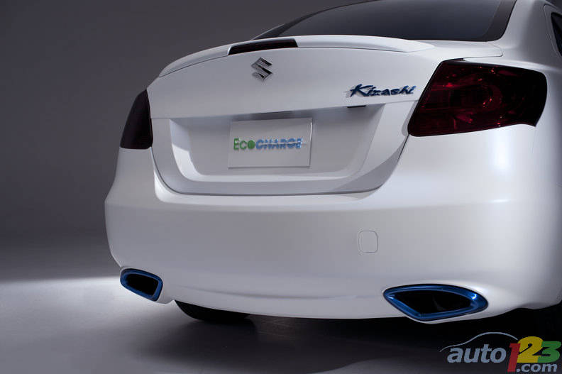 Suzuki Kizashi EcoCharge Concept (Photo: Suzuki)