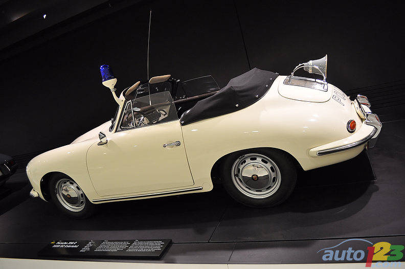 1965 356 C 1600 SC Cabriolet (Photo: Mathieu St-Pierre/Auto123.com)