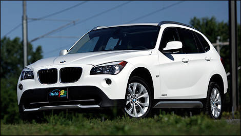 BMW X1 xDrive28i 2012 vue 3/4 avant