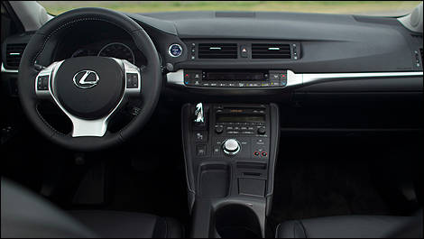 Lexus CT 200h 2011 intérieur
