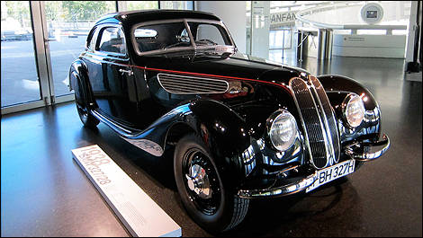 1938 BMW 327/28 front 3/4 view