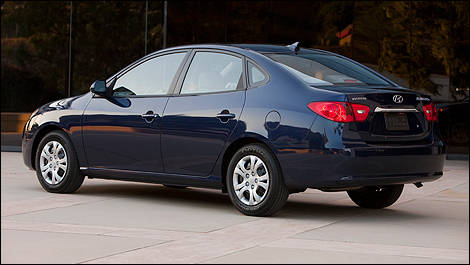 Hyundai Elantra 2010 vue 3/4 arrière