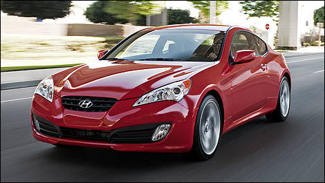 2011 Hyundai Genesis Coupé 3.8 front 3/4 view