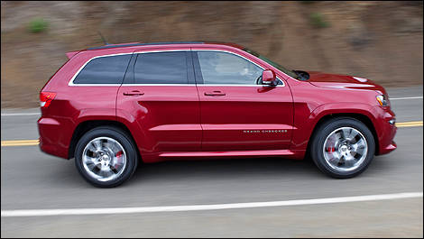 Jeep Grand Cherokee SRT8 2012 vue côté droit