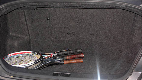 2012 Infiniti M35h trunk