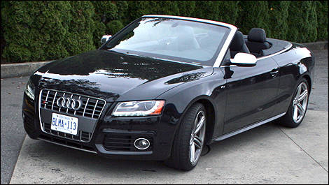 2011 Audi S5 Cabriolet 3.0 TFSI quattro Premium front 3/4 view