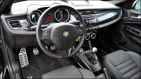 2011 Alfa Romeo Giulietta Veloce interior