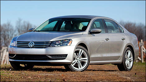 Volkswagen Passat 2.5L Highline 2012 vue 3/4 avant