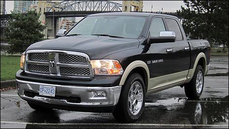 2011 Ram 1500 Laramie Crew Cab 4x4 front 3/4 view