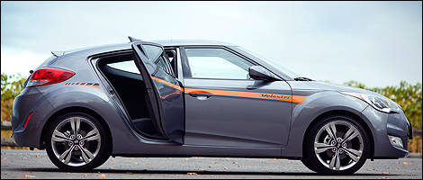 2012 Hyundai Veloster EcoShift DCT Tech Package right side view