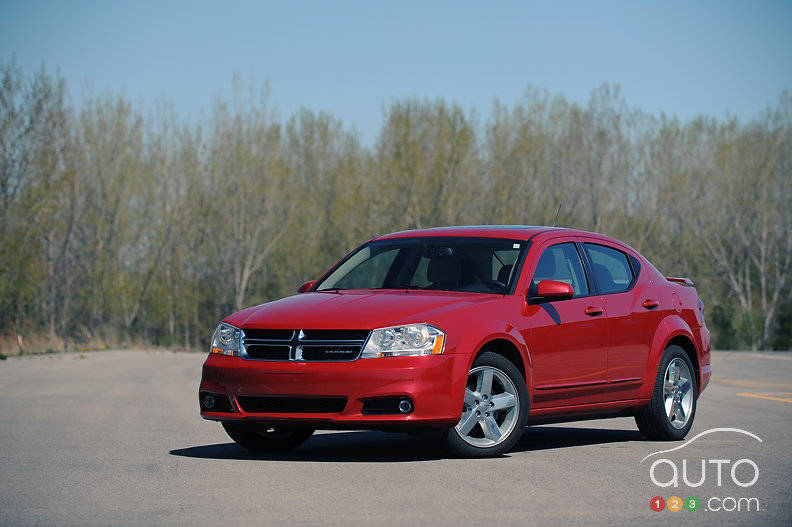 Chrysler tried to inject new life into these cars but the damage was already done. We figure one of the two nameplates will be dropped sooner rather than later. (Photo: Matthieu Lambert/Auto123.com)
