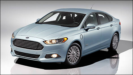 2013 Ford Fusion Energi front 3/4 view