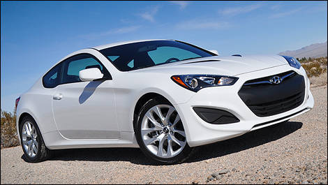 2013 Hyundai Genesis Coupe front 3/4 view