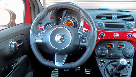 Fiat 500 Abarth 2012 intérieur