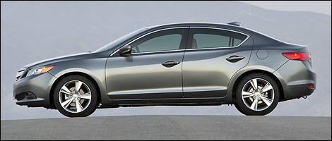2013 Acura ILX left side view