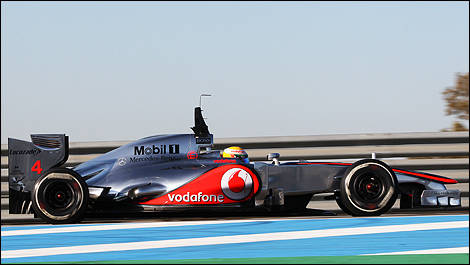 Lewis Hamilton à bord de sa McLaren MP4-27 (Photo: WRi2)