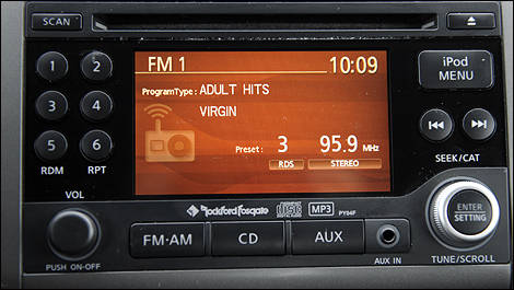 2010 Nissan Sentra SE-R radio