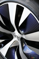 La LE d'Infiniti - Une vision du luxe � z�ro �mission d�voil�e au Salon de l'auto de New York