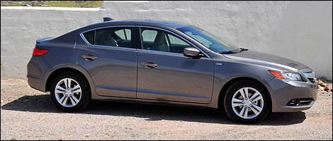 2013 Acura ILX right side view