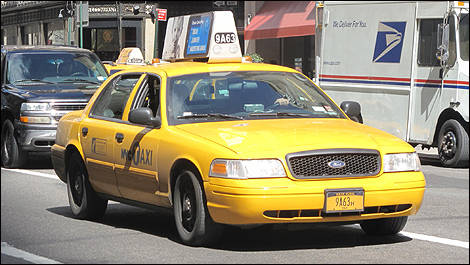 Ford Crown Victoria taxi front 3/4 view