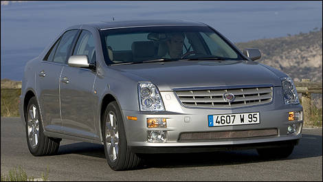 2005 Cadillac STS front 3/4 view