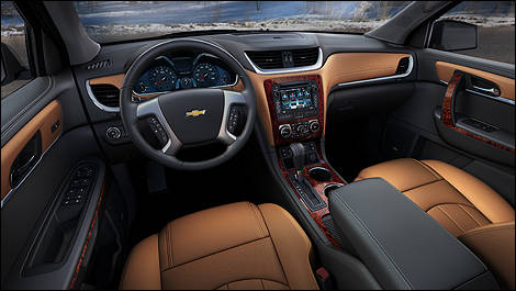 2013 Chevrolet Traverse cockpit