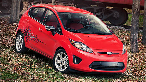 2012 Ford Fiesta front 3/4 view