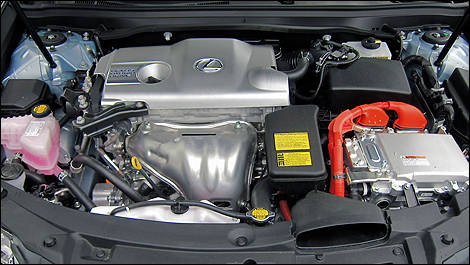 2013 Lexus ES 300h engine