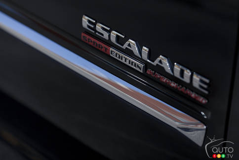 صور Cadillac Escalade EXT Cadillac-Escalade-SLP-2012_005