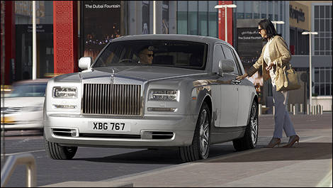 2013 Rolls Royce Phantom Series II front 3/4 view