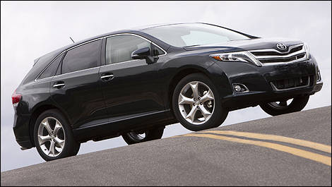 2013 Toyota Venza front 3/4 view