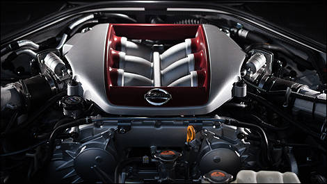 2013 Nissan GT-R Premium engine