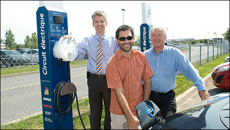 premières bornes de recharge publiques circuit électrique