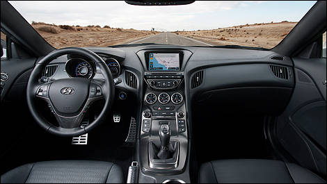 2013 Hyundai Genesis Coupe 2.0T R-Spec dashboard