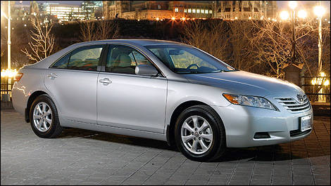 2007 Toyota Camry front 3/4 view