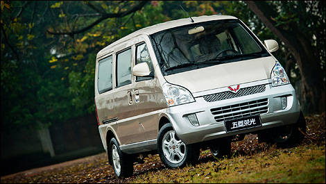 Wuling Hong Guang In 2010 vue 3/4 avant